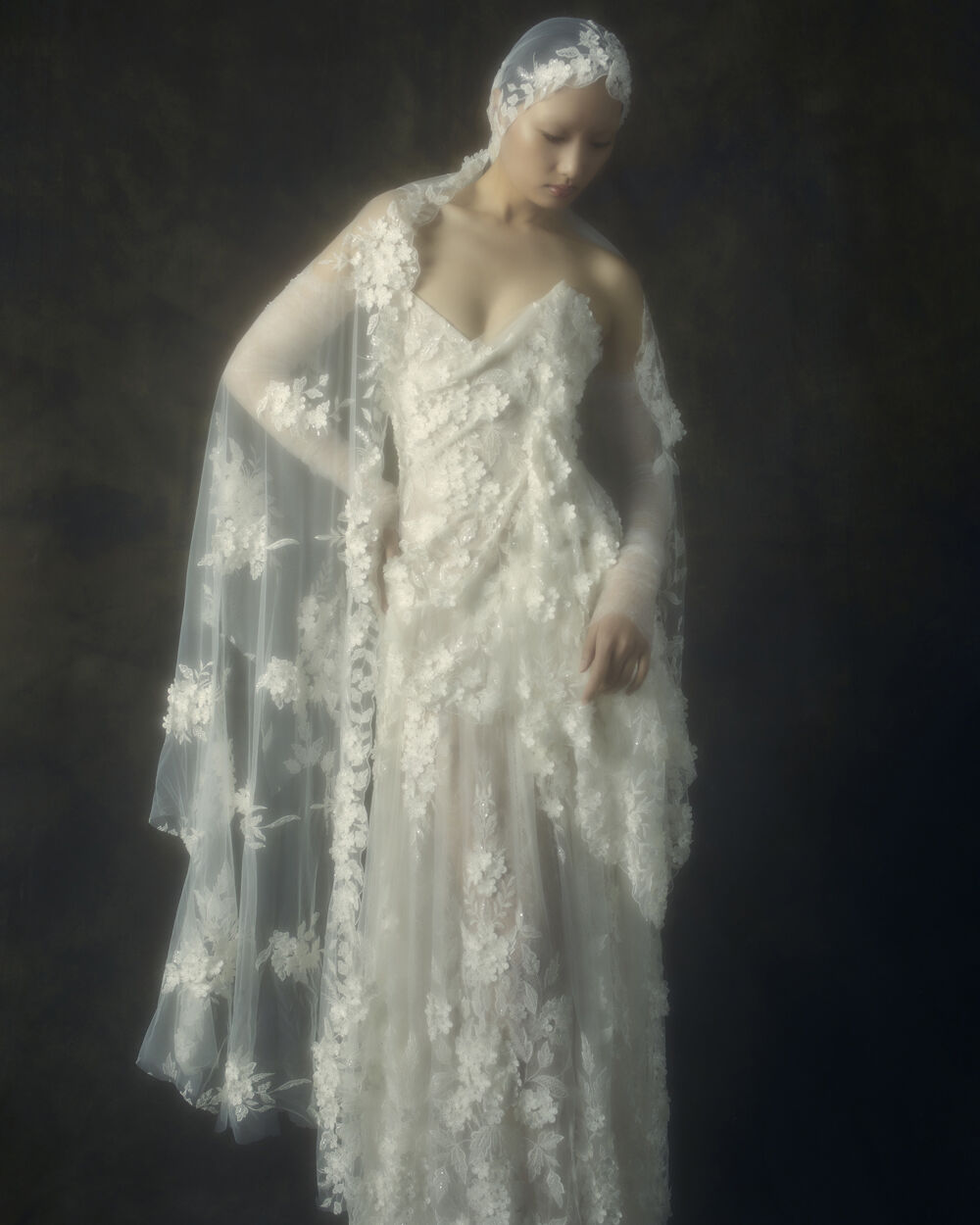 2022_bridal_couture_Flora_4x5_01.jpg