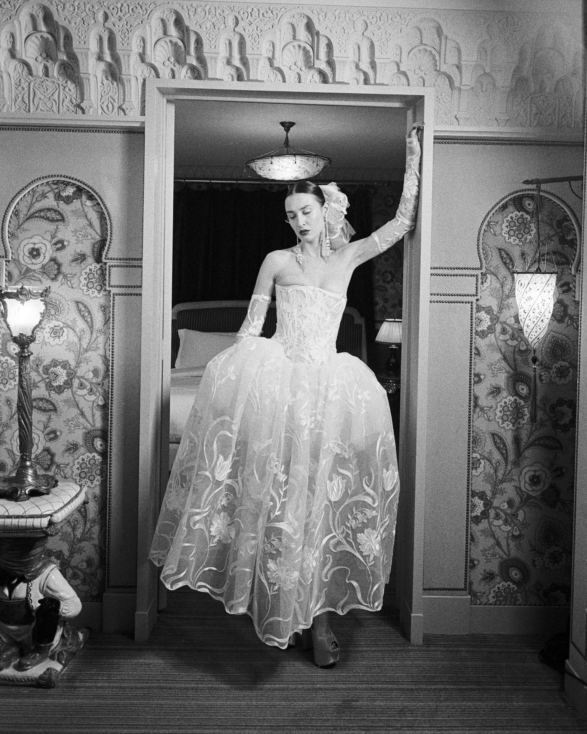 2024_Bridal_Couture_ElineHoyois_10_4x5_1.jpg