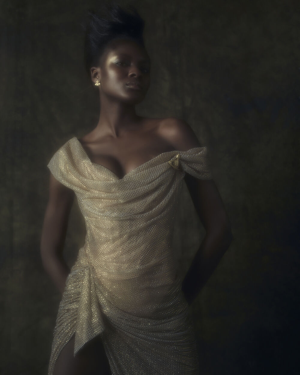 2022_bridal_couture_Aphrodite_4x5_07.jpg