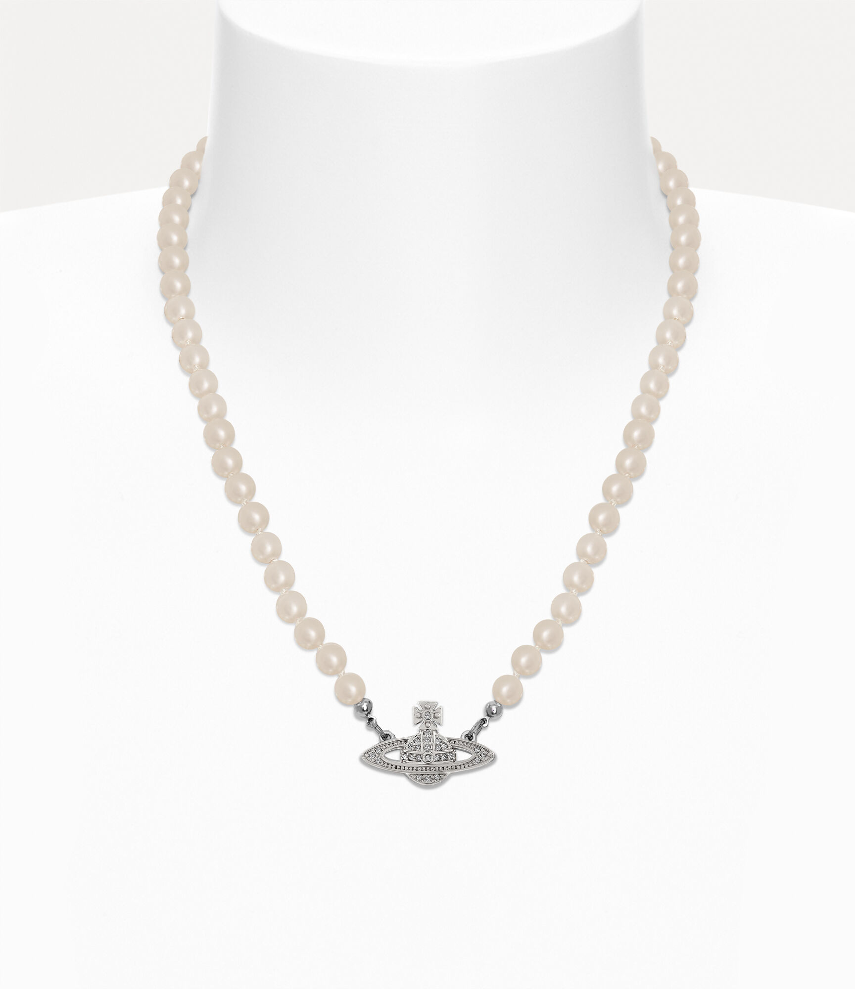 Man. Mini Bas Relief Pearl Necklace