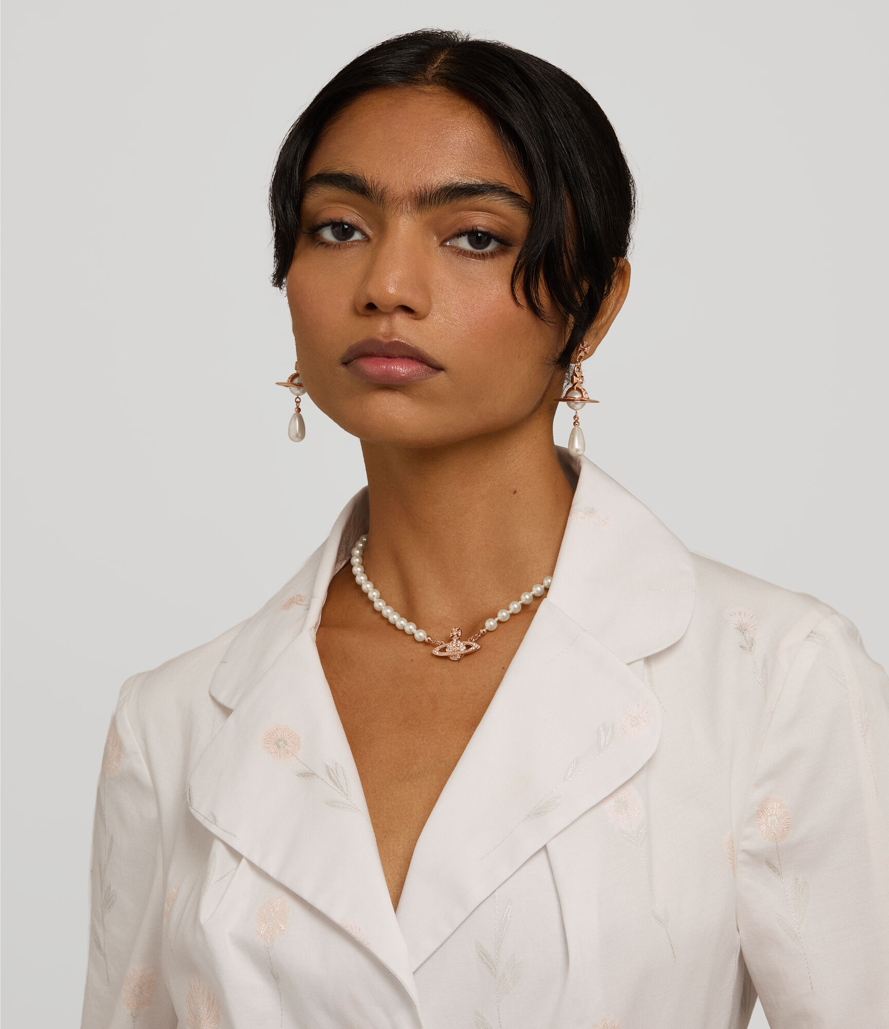 Mini Bas Relief Pearl Choker  large image number 2